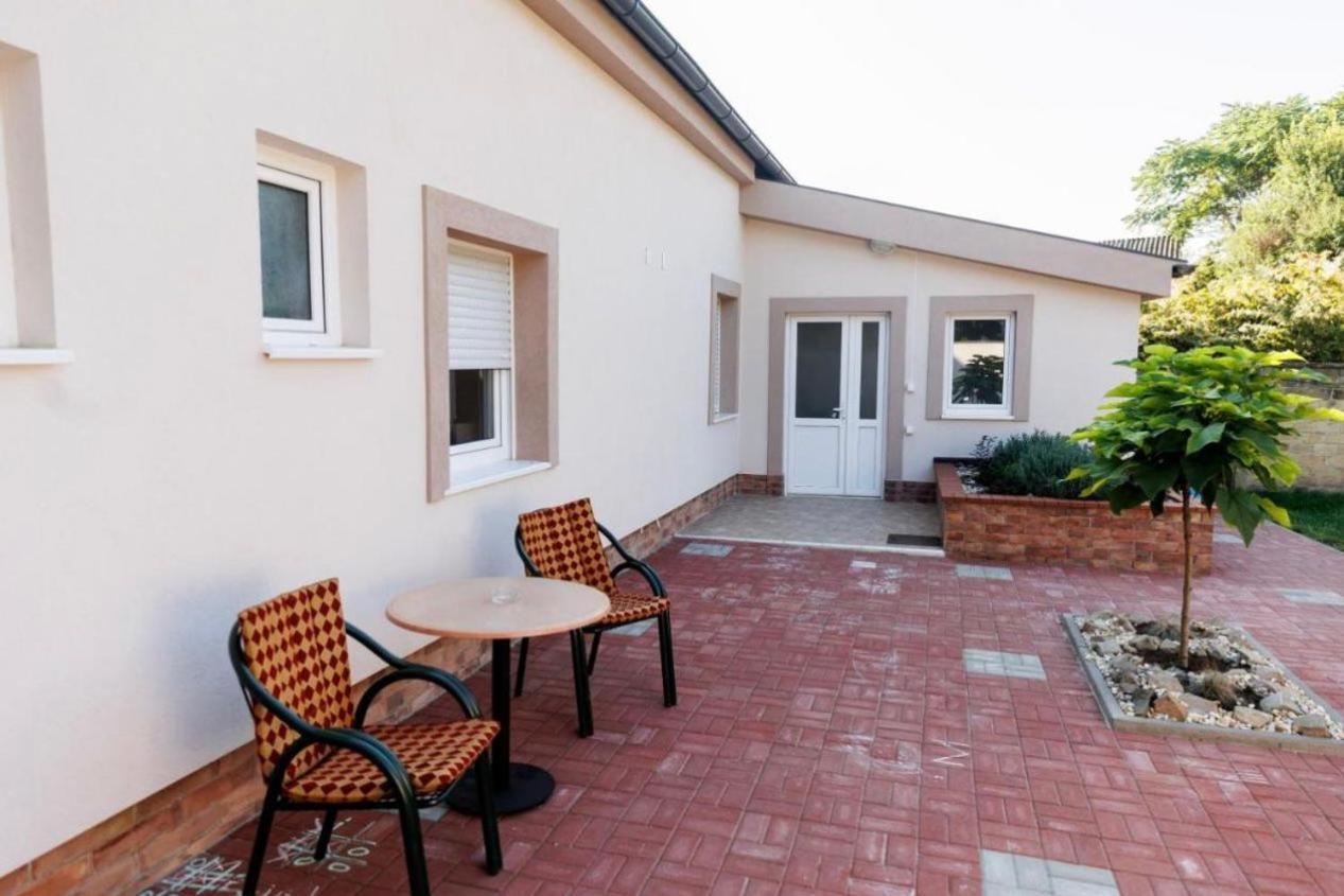 Kollar D Guest House - Prenociste Rooms ซูโบติกา ภายนอก รูปภาพ